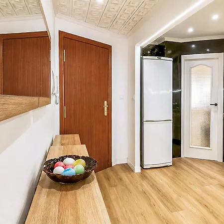 Апартаменти Cozy In With Swimming Pool